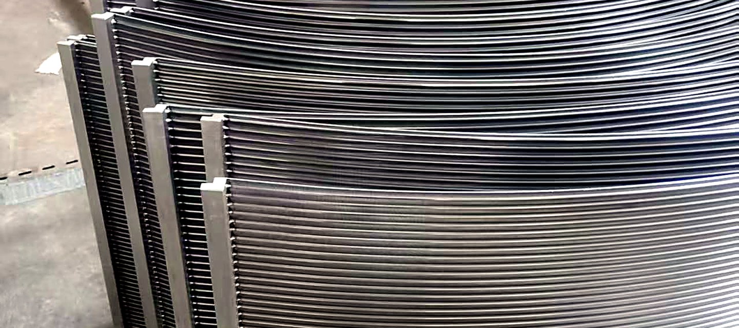 弧形筛片成品叠放——不锈钢楔形筛条弧面